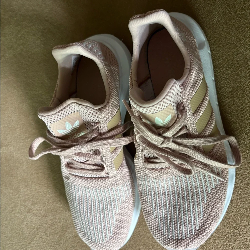 Adidas Women's Light Pink Sneakers - Picture 8 of 9